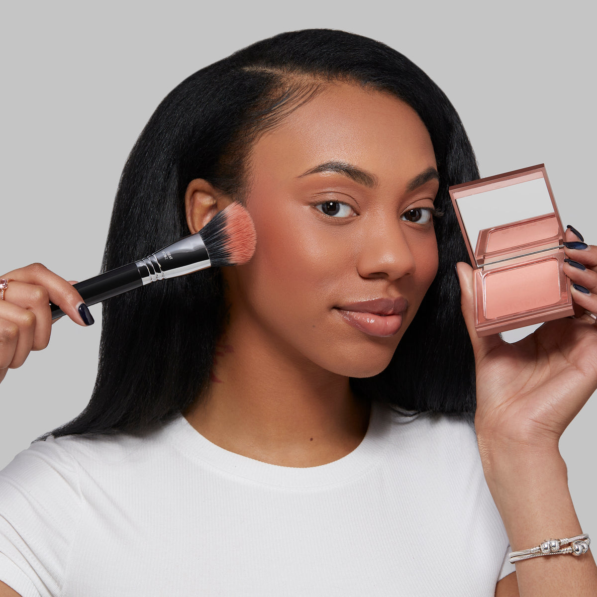 F53 Air Contour/Blush™ Brush