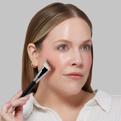 F43 Soft Angled Cheek Brush