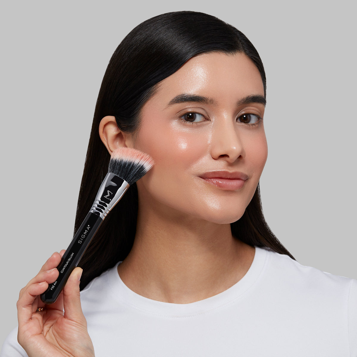 F53 Air Contour/Blush™ Brush