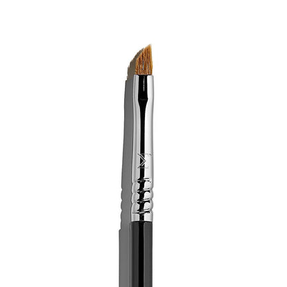 E06 Winged Liner™ Brush - Beautifox