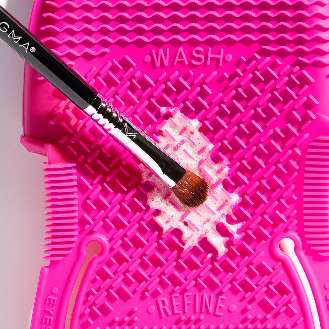 Sigma Spa® Express Brush Cleaning Glove - Beautifox